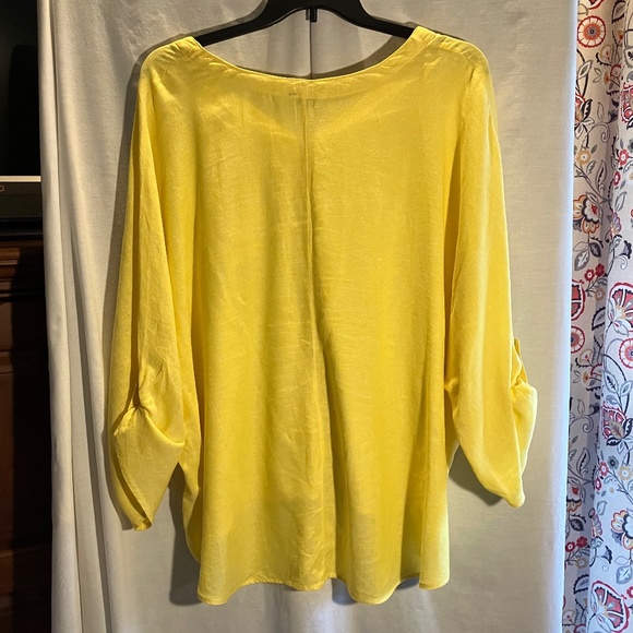 Yellow Linen 3/4 sleeve roll tab sleeve tunic - Picture 2 of 3